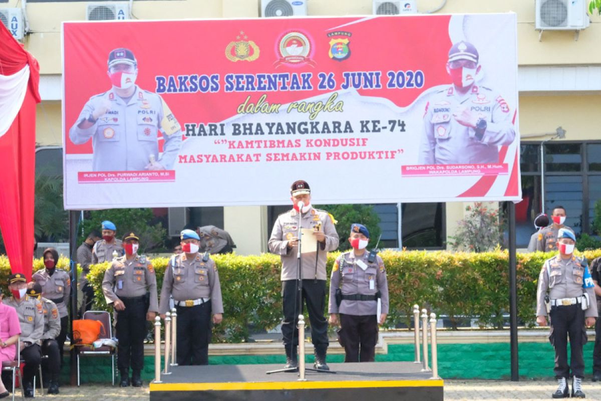 Polda Lampung bagikan 20.650 paket sembako pada Hari Bhayangkara