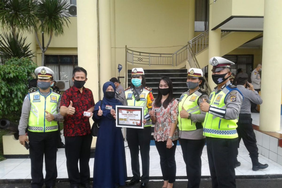 Polda Sulawesi Utara beri SIM gratis bagi warga lahir di Hari Bhayangkara