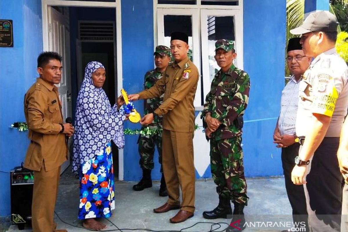 Pembangunan 102 unit rumah bantuan di Nagan Raya diduga tidak selesai tepat waktu