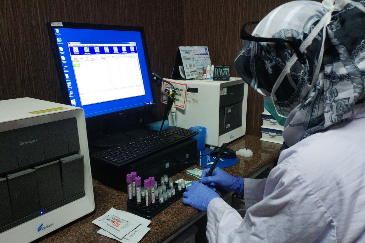 9.106 sampel uji COVID-19 telah diperiksa di Lab RSWS Makassar