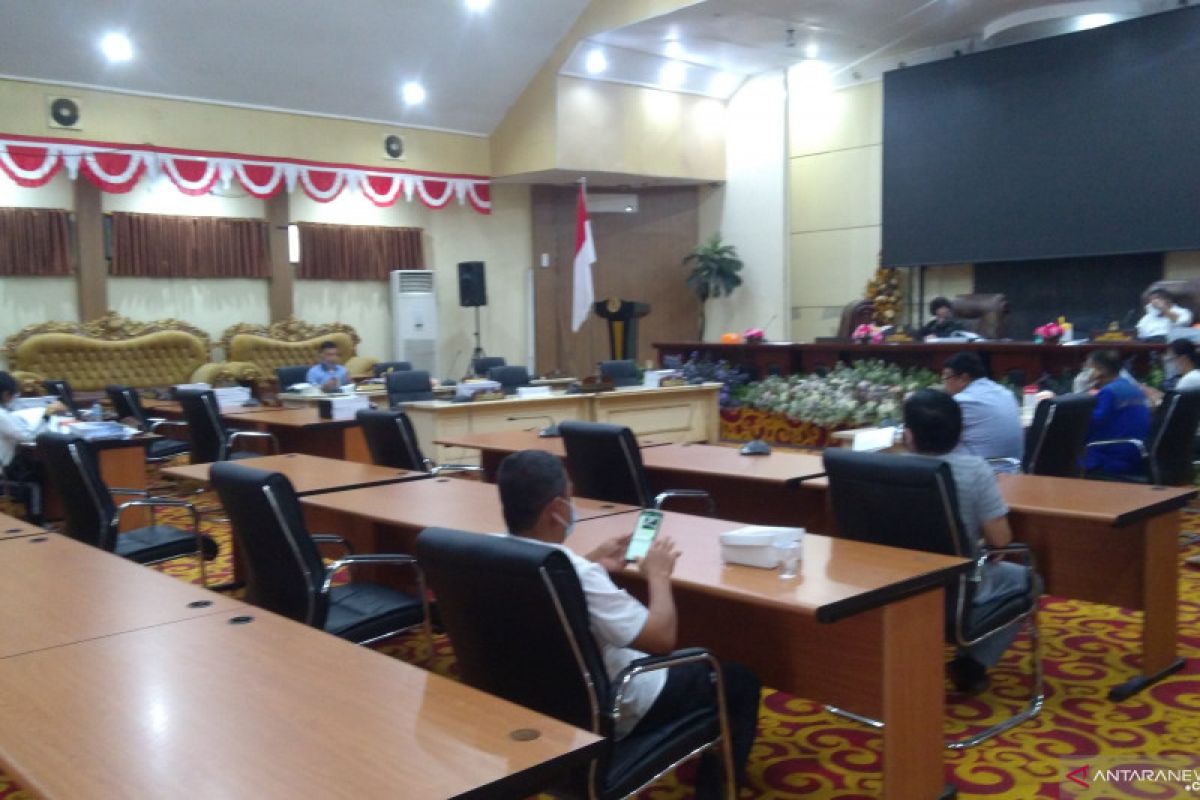 Dua Personel DPRD Manado  Pertanyakan Pertanyakan Realisasi Anggaran Kominfo