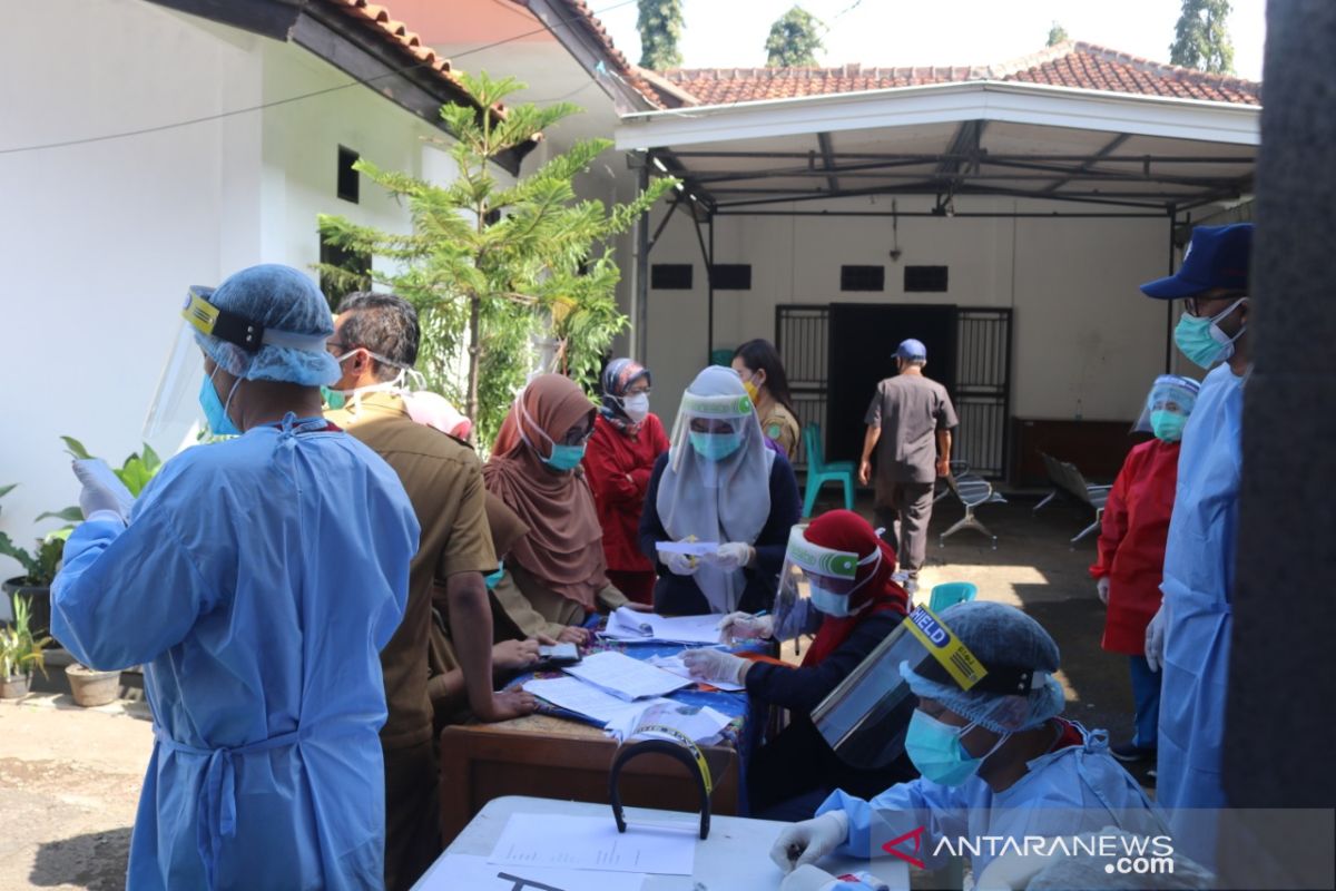 Jumlah pasiesn positif COVID-19 di Kota Sukabumi tinggal tujuh orang