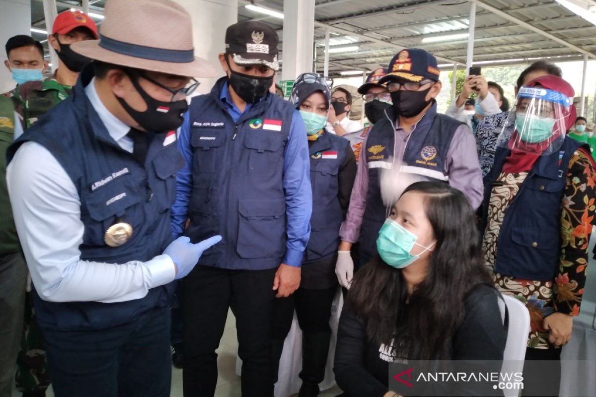 KCI pelajari usulan Gubernur Jabar untuk tambah kapasitas penumpang KRL