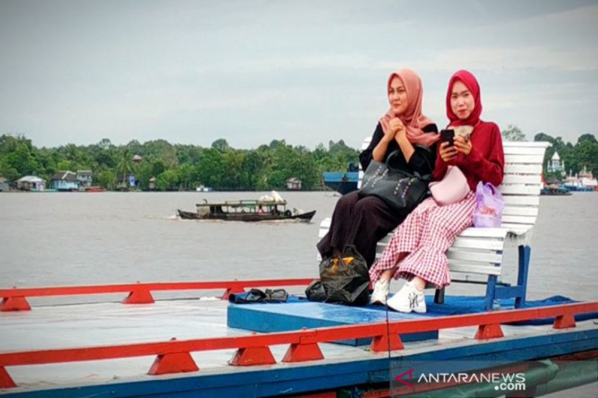 Wisata susur Sungai Mentaya Kalteng favorit warga saat pandemi corona