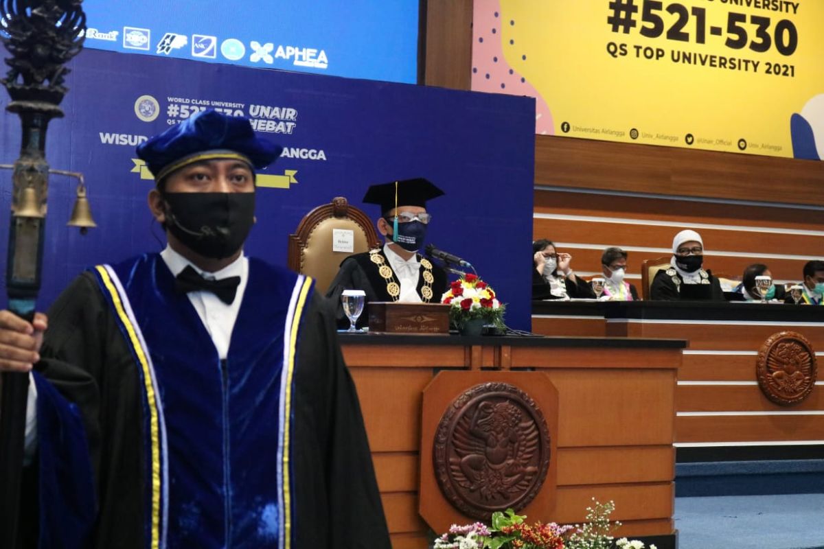 Unair mewisuda 732 mahasiswa dengan metode daring