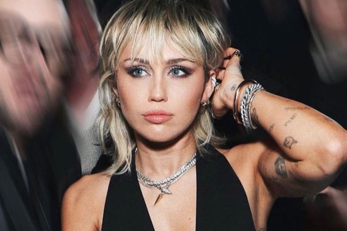 Miley Cyrus dituduh curi foto