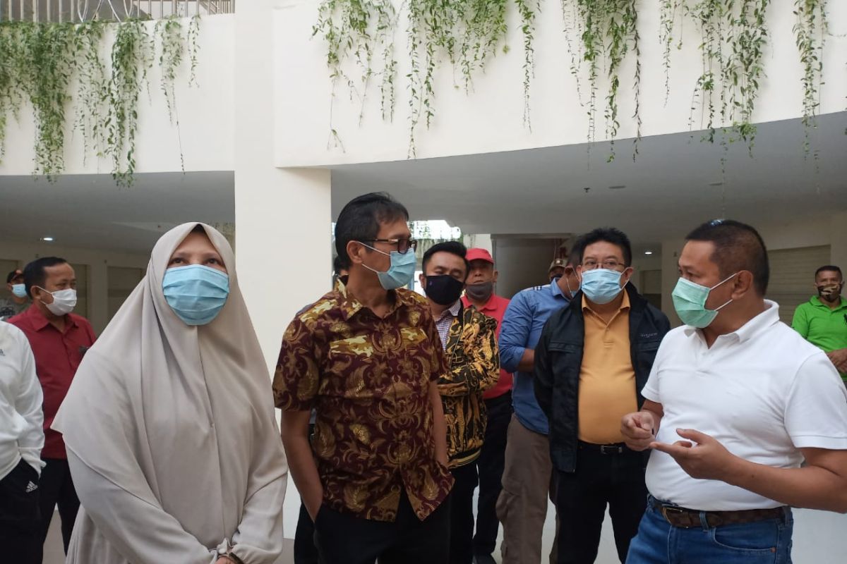 Pengunjung dan pembeli   di Pasar Atas Bukittinggi diminta  terapkan protokol kesehatan