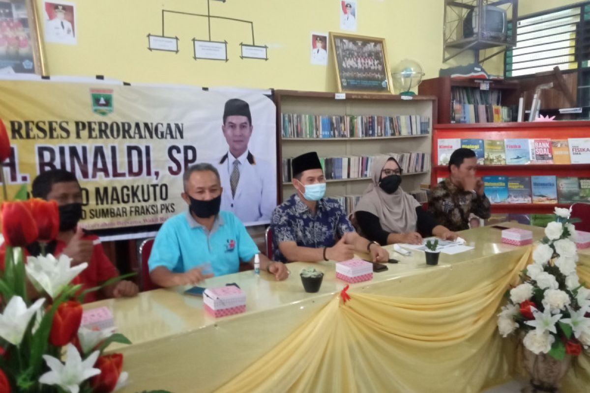 Reses anggota DPRD Sumbar, SMAN 1 Tanjungraya Agam minta dibangunkan pustaka dengan pemandangan Danau Maninjau