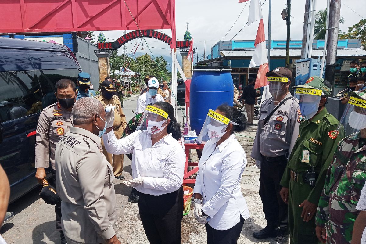 Gubernur minta kabupaten-kota belajar dari Bintuni tangani COVID-19