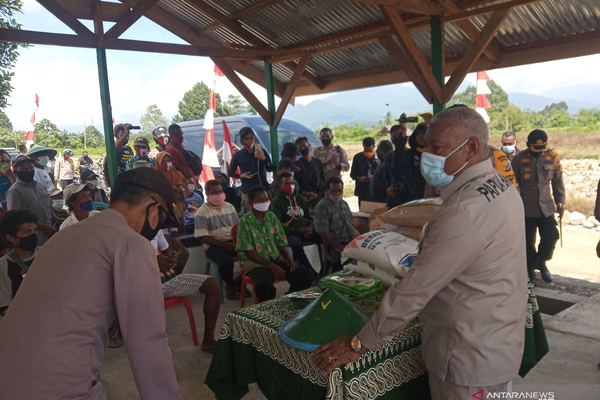 Gubernur Papua Barat ingatkan pemanfaatan dana desa harus optimal