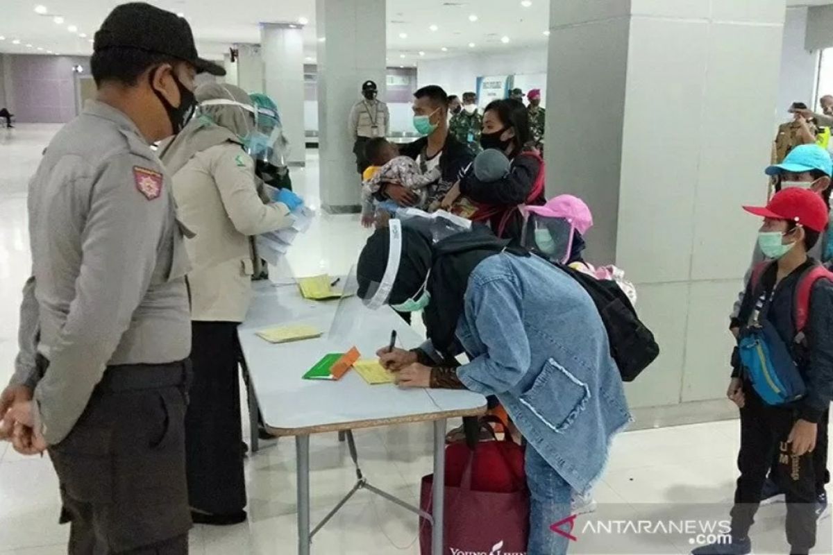 Positif COVID-19, dokumen seorang penumpang Garuda dari Jakarta