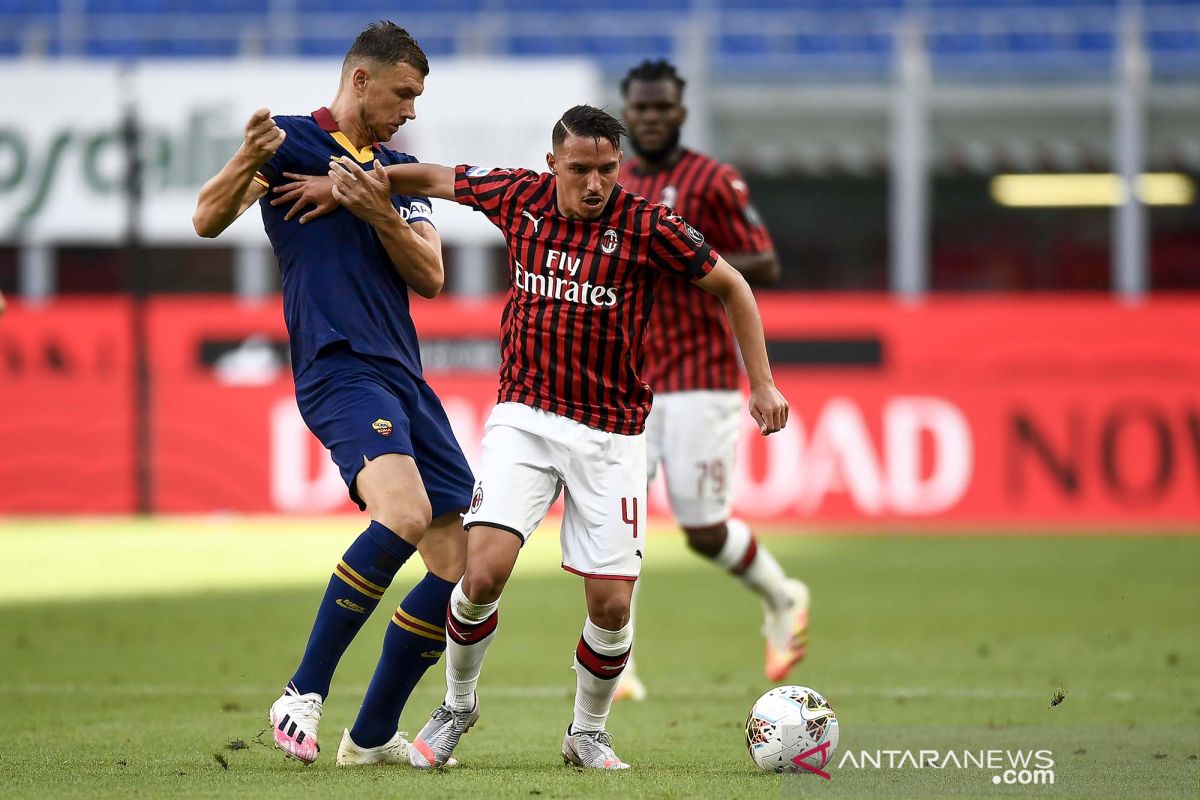 Liga Italia - Milan tundukkan Roma 2-0, buka peluang lolos ke Liga Europa