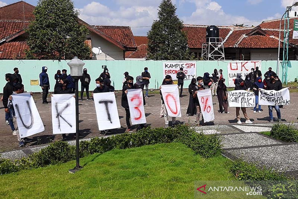 Mahasiswa IAIN tuntut pengambilan UKT sebesar 30 persen