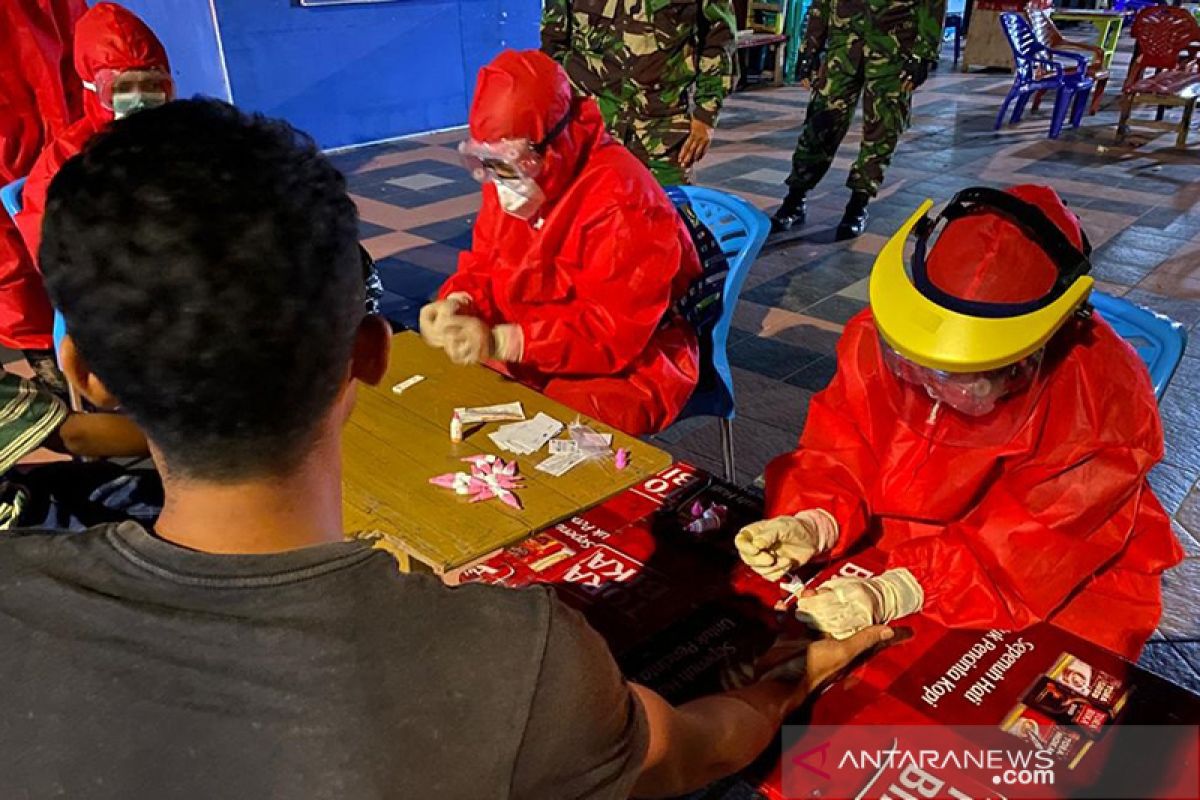 Gugus Tugas Bantaeng sasar area publik lakukan tes cepat massal