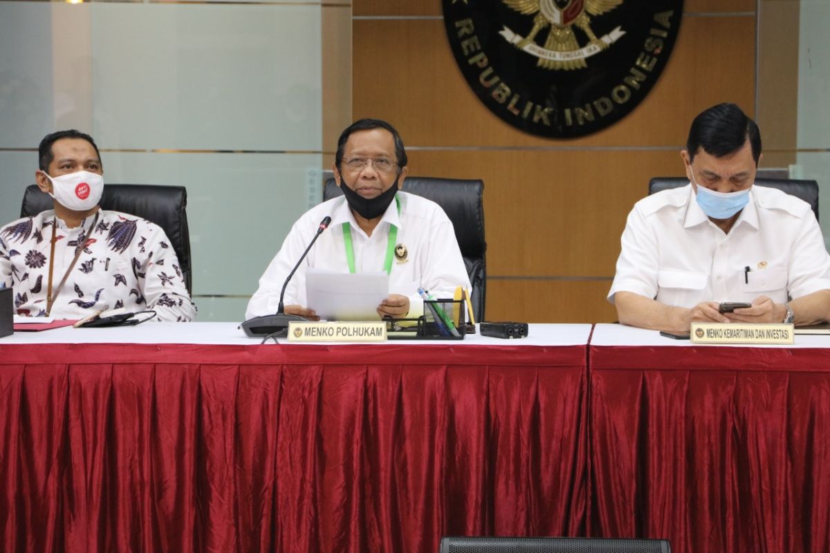 Mahfud MD pastikan penanggulangan COVID-19 berjalan baik