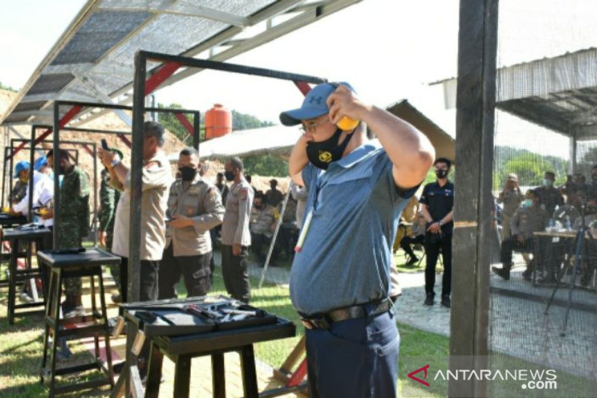 Gubernur Babel ikuti lomba menembak dalam rangka HUT Bhayangkara ke-74