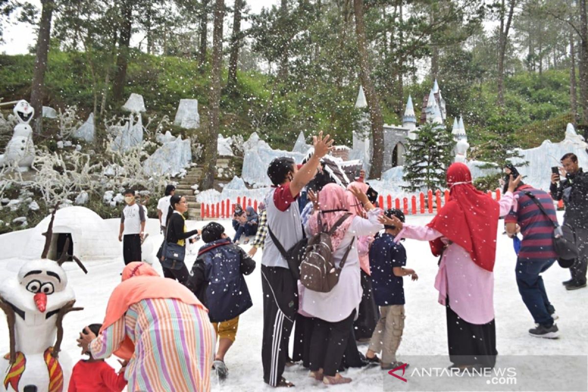 Pengunjung di Lawu Park Karanganyar terus meningkat