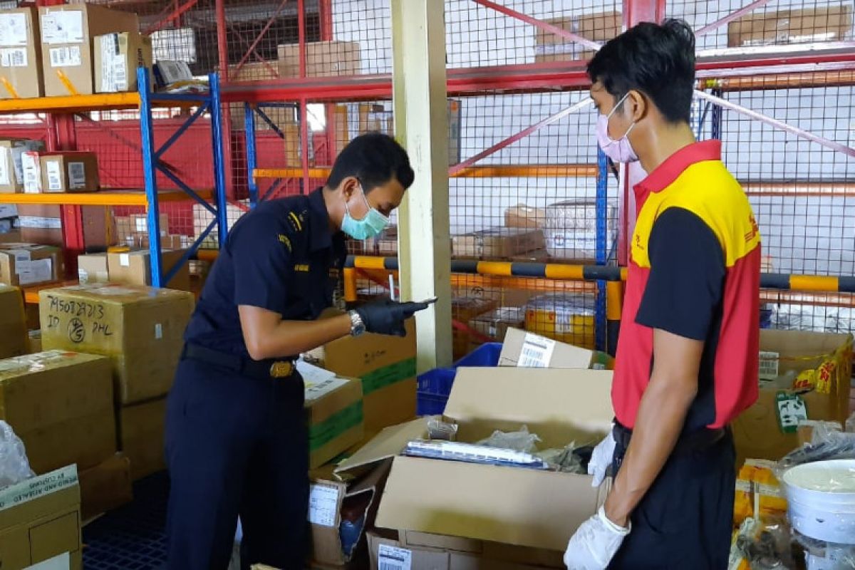 Bea Cukai Ngurah Rai Bali perketat pengawasan barang bawaan penumpang saat COVID-19