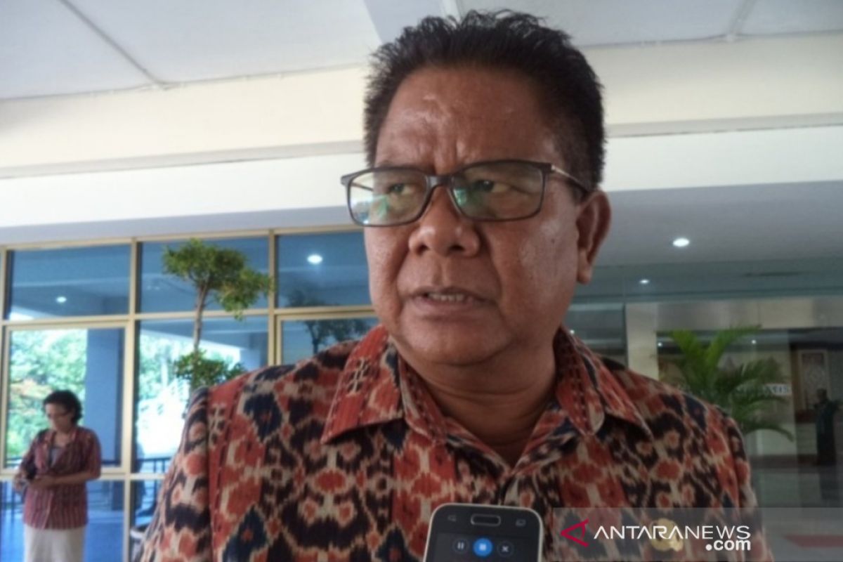 Pelaksanaan uji usap COVID-19 untuk Pulau Sumba masih menunggu alat PCR