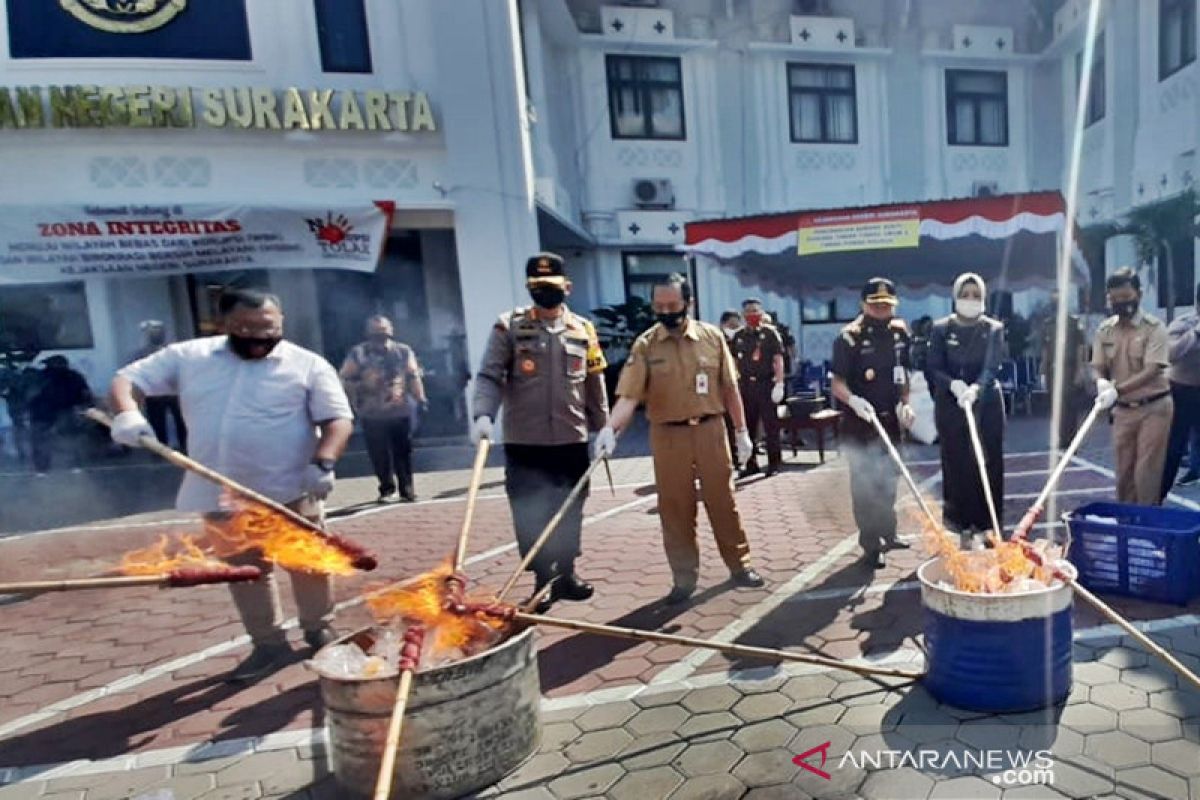 Kejari Surakarta musnahkan barang bukti 118 perkara inkrah