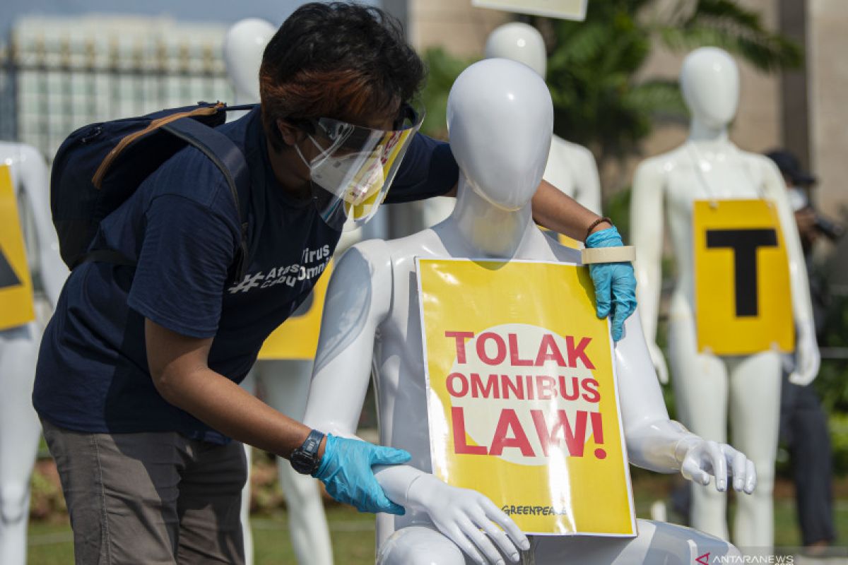 Hasil survei: mayoritas pengangguran ingin RUU Cipta Kerja segera disahkan