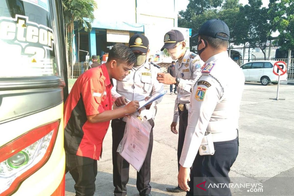 Terminal Tanjung Priok perketat pengecekan kesehatan awak bus