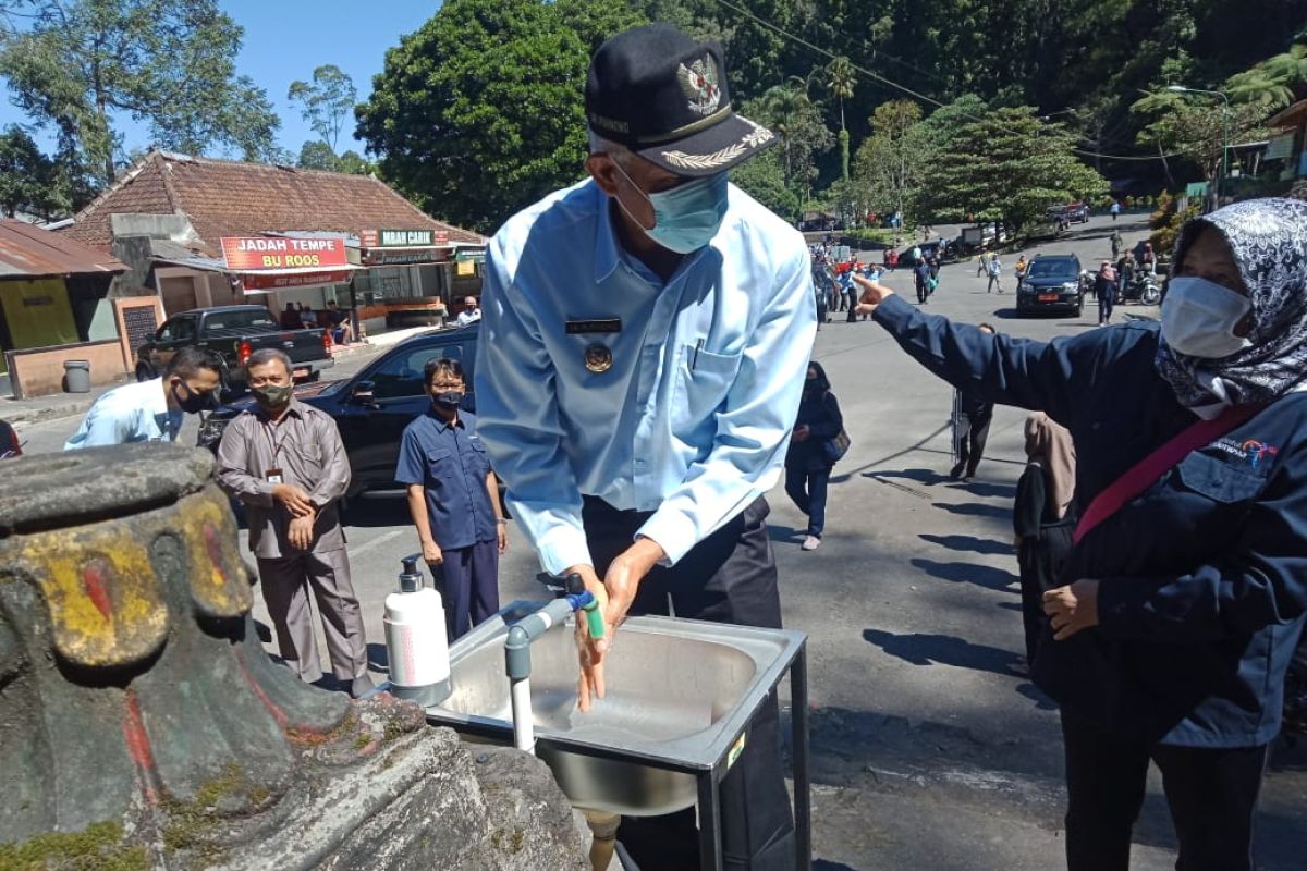 Bupati Sleman : Menghadapi COVID-19 masyarakat harus bisa "melawan lupa"