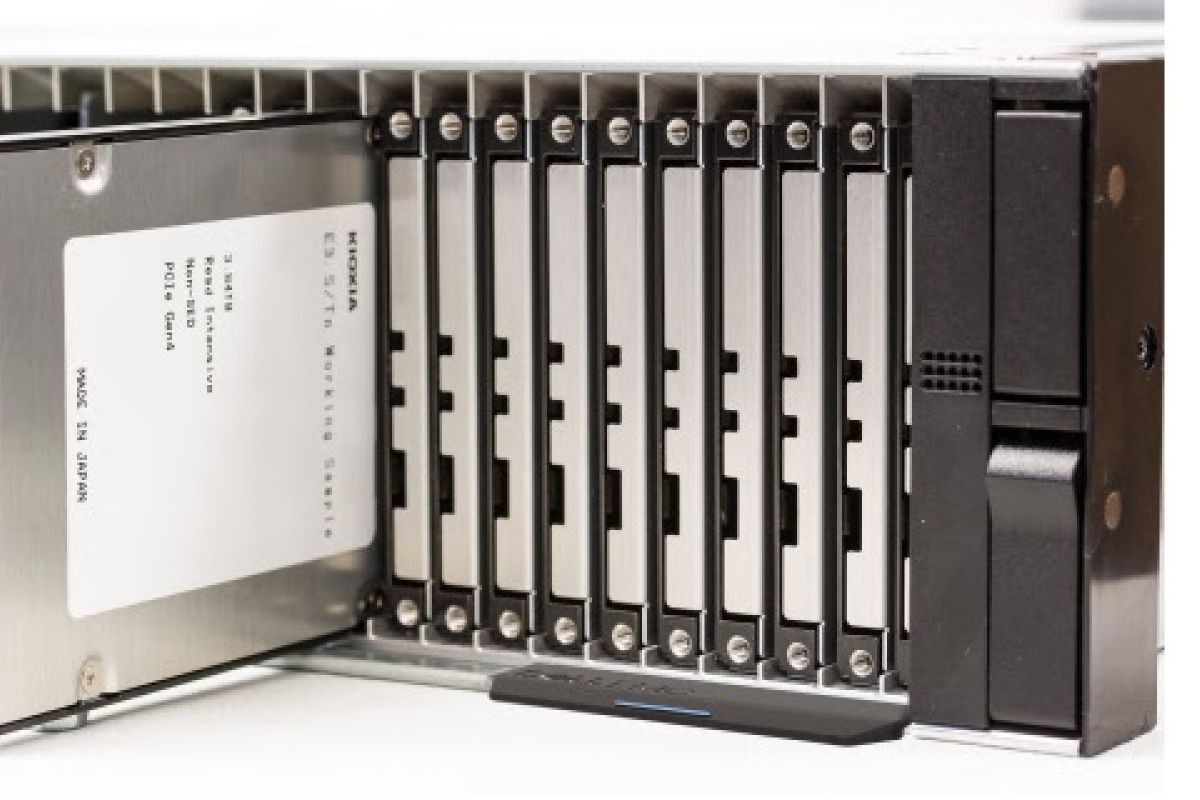 Kioxia demonstrasikan faktor bentuk SSD NVMe™ generasi mendatang untuk cloud dan pusat data enterprise