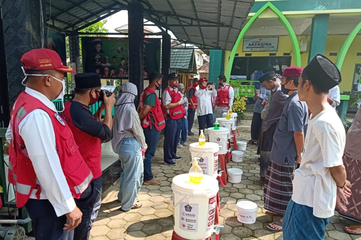 PMI Kota Sukabumi berikan tips aman beraktivitas pada masyarakat saat pandemi COVID-19