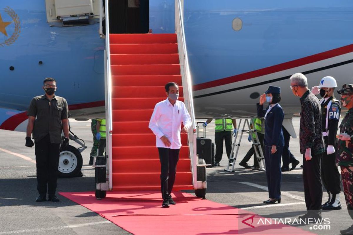 President visits Central Java to inspect COVID-19 Command Post