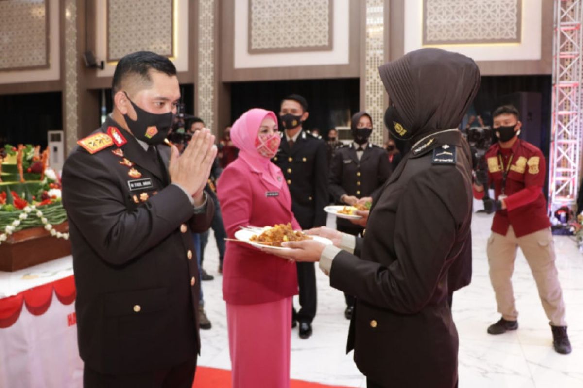 Kapolda Jatim harap Polri lebih maksimal bantu tangani COVID-19