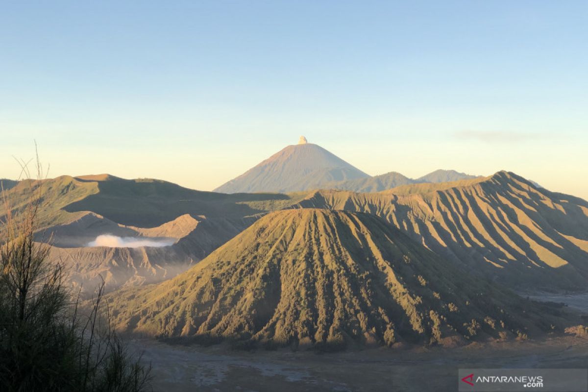 Pembukaan Gunung Bromo tunggu rekomendasi empat kepala daerah