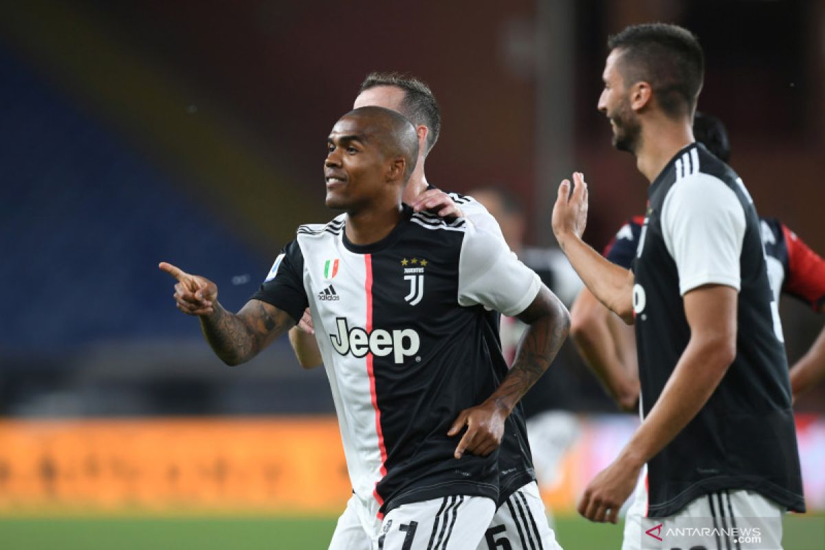 Juventus akan jual Douglas Costa karena sering cedera