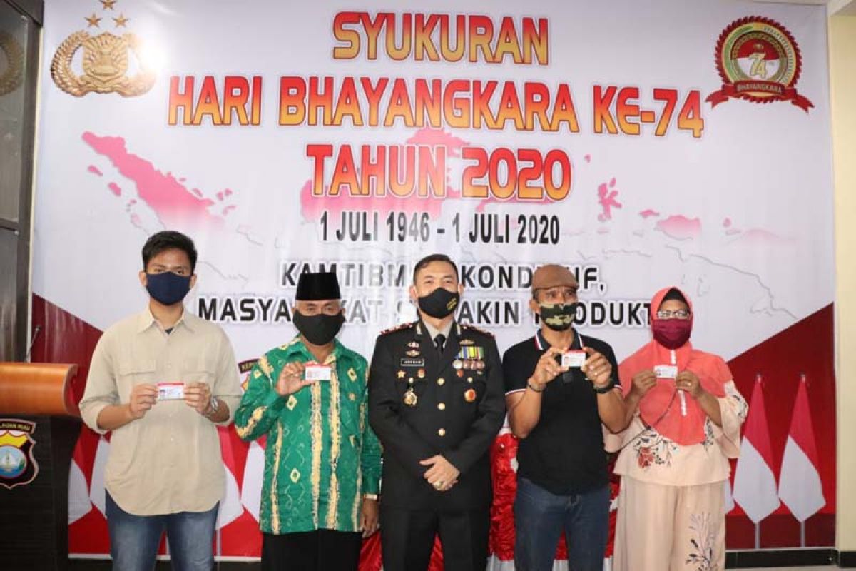 Sembilan warga Karimun dapat SIM gratis Hari Bhayangkara