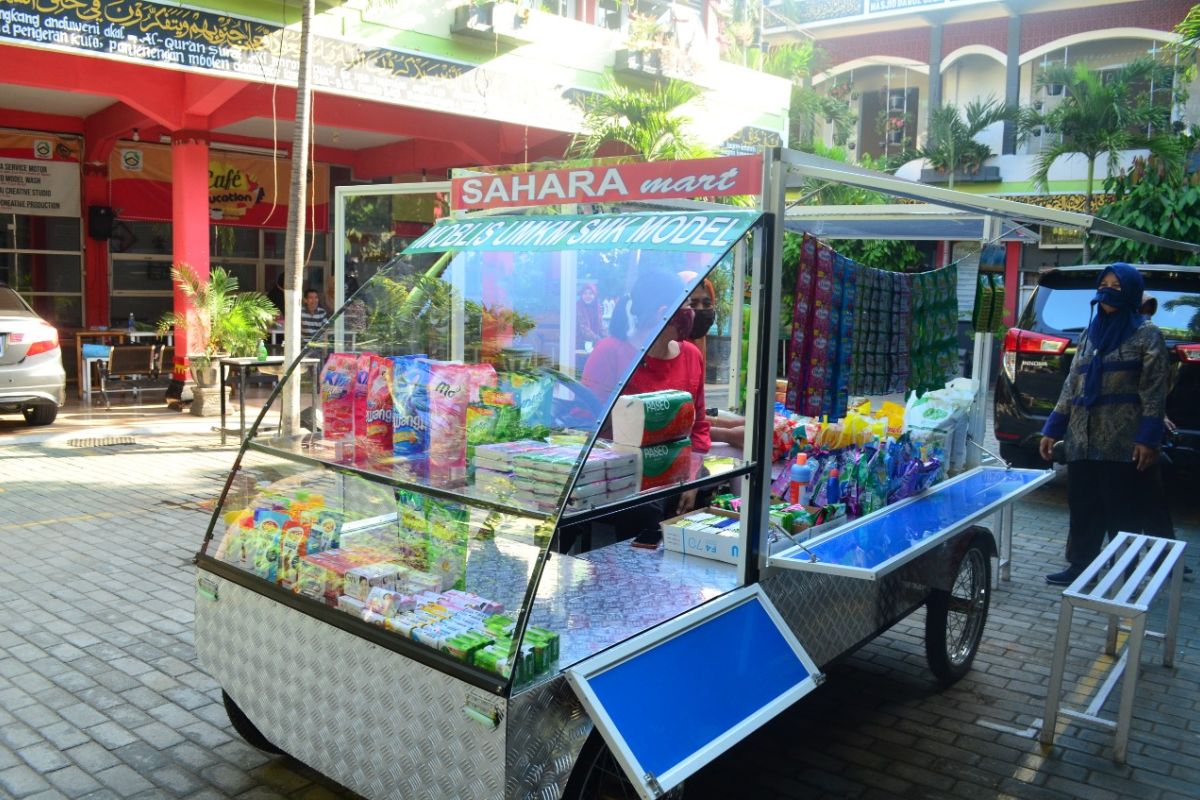 Siswa SMK Model Mejayan merakit mobil listrik