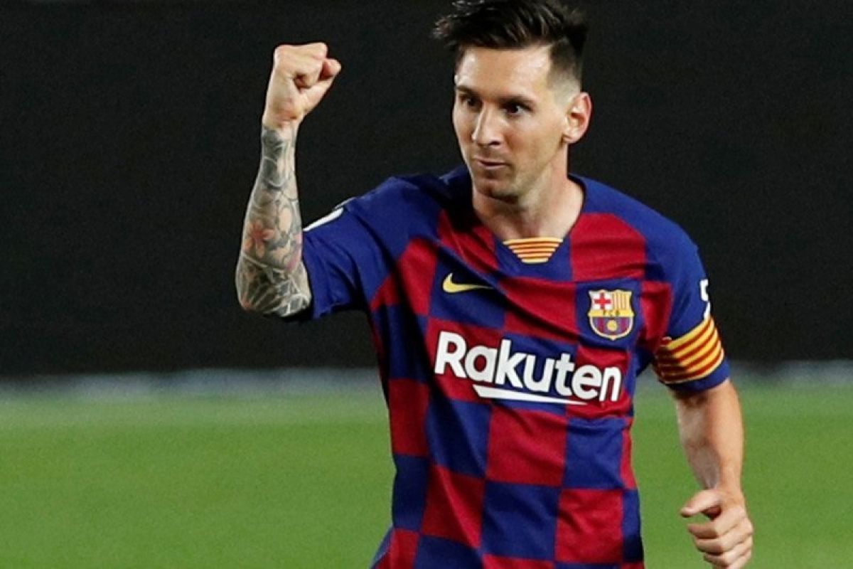 Lionel Messi cetak gol ke-700 dari titik penalti saat melawan Atletico Madrid