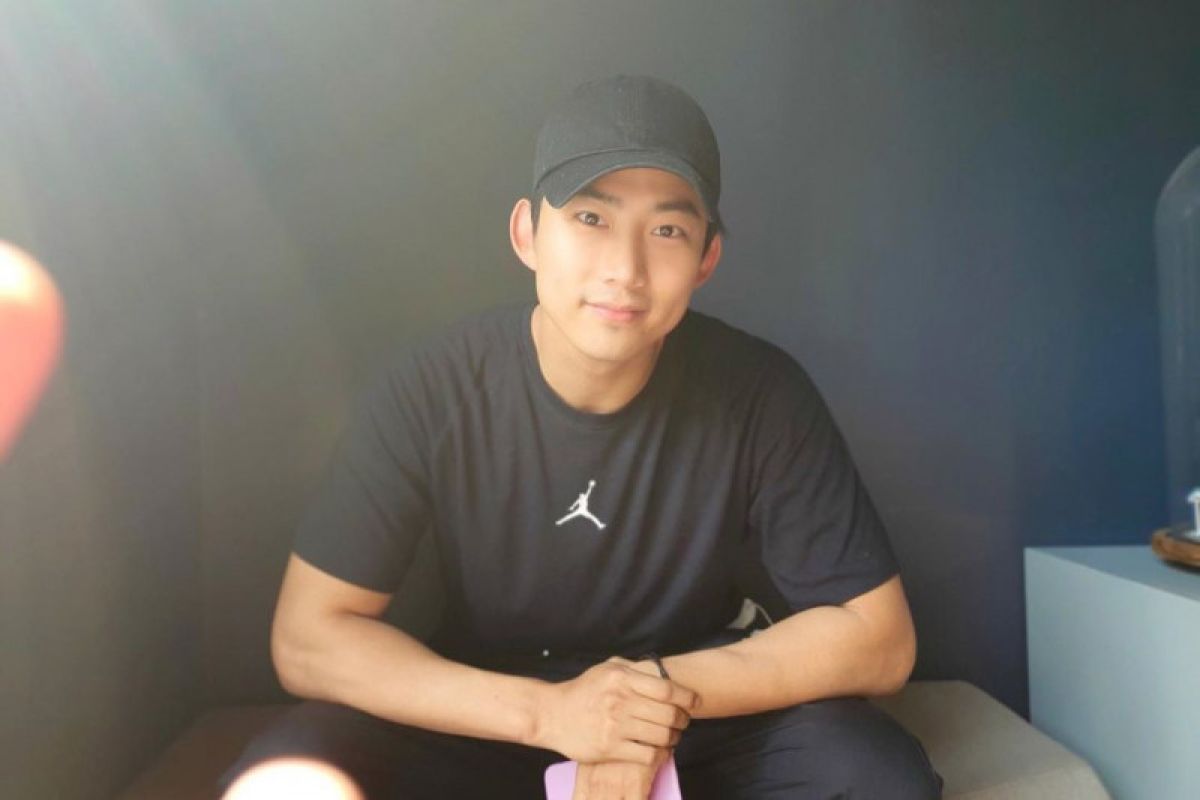 Taecyeon 2PM buka suara soal kabar hubungan romantisnya