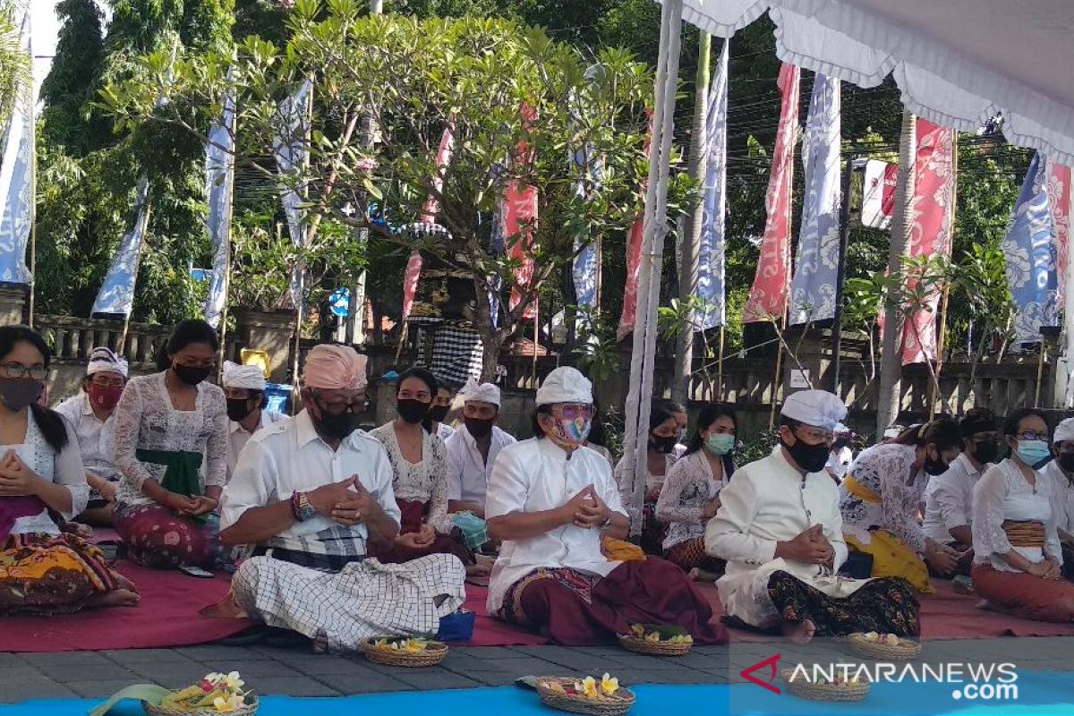 ITB Stikom Bali dan ribuan pendeta Hindu doakan kedamaian Nusantara selama COVID-19