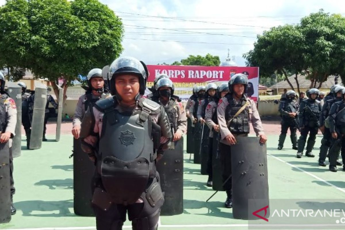 Warga kembali blokir jalan di Madina, satu SSK Brimob Polda Sumut dikerahkan