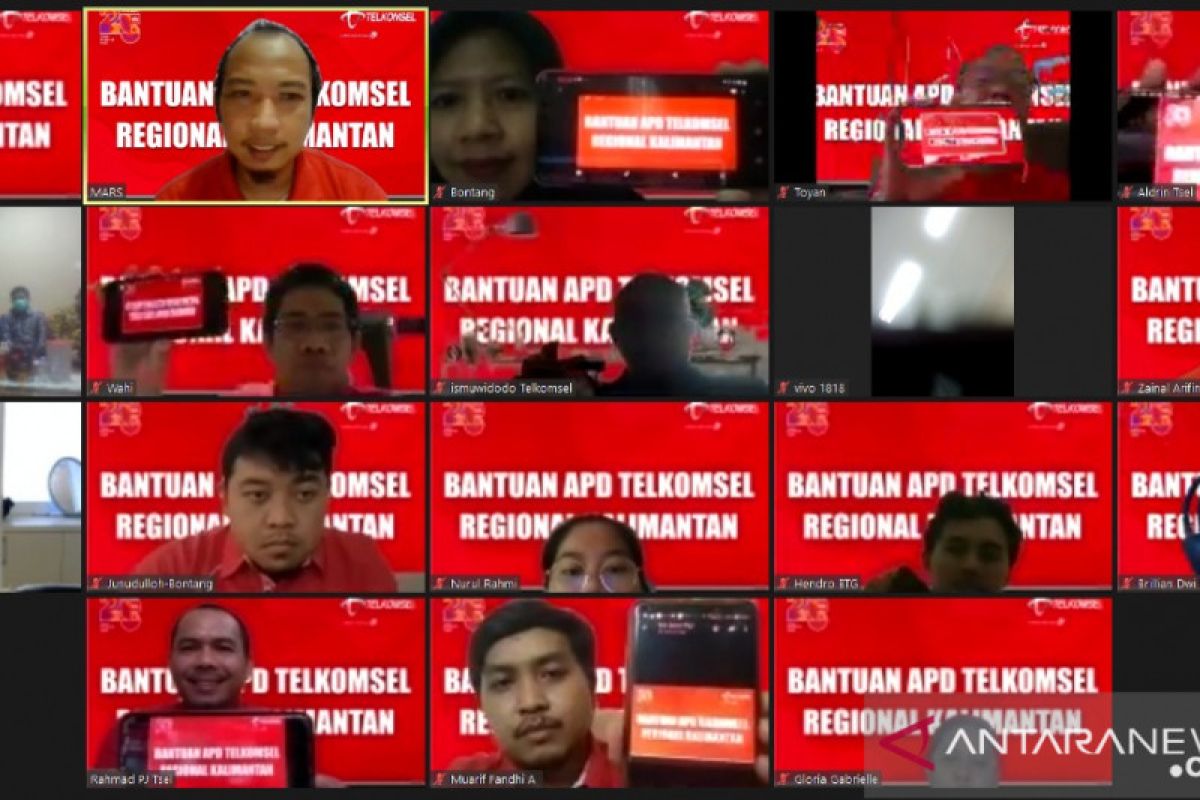 Telkomsel serahkan bantuan 350 paket APD