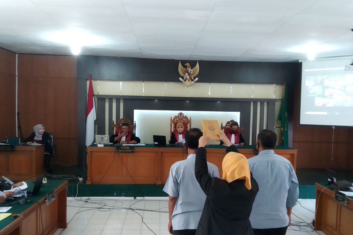 Sidang korupsi Amril Mukminin ungkap tradisi uang ketok palu