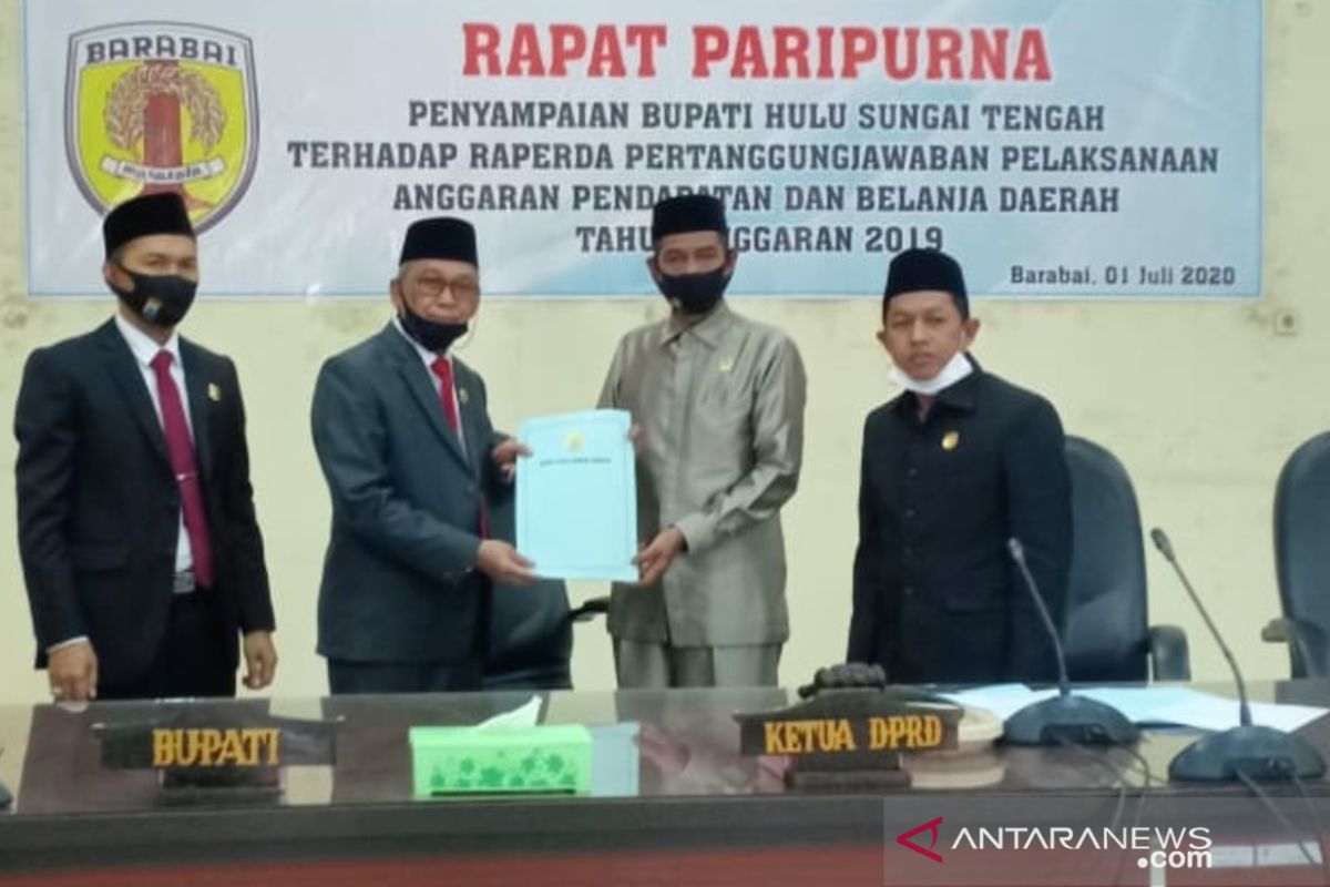Bupati HST sampaikan Raperda pertanggungjawaban Pelaksanaan APBD 2019