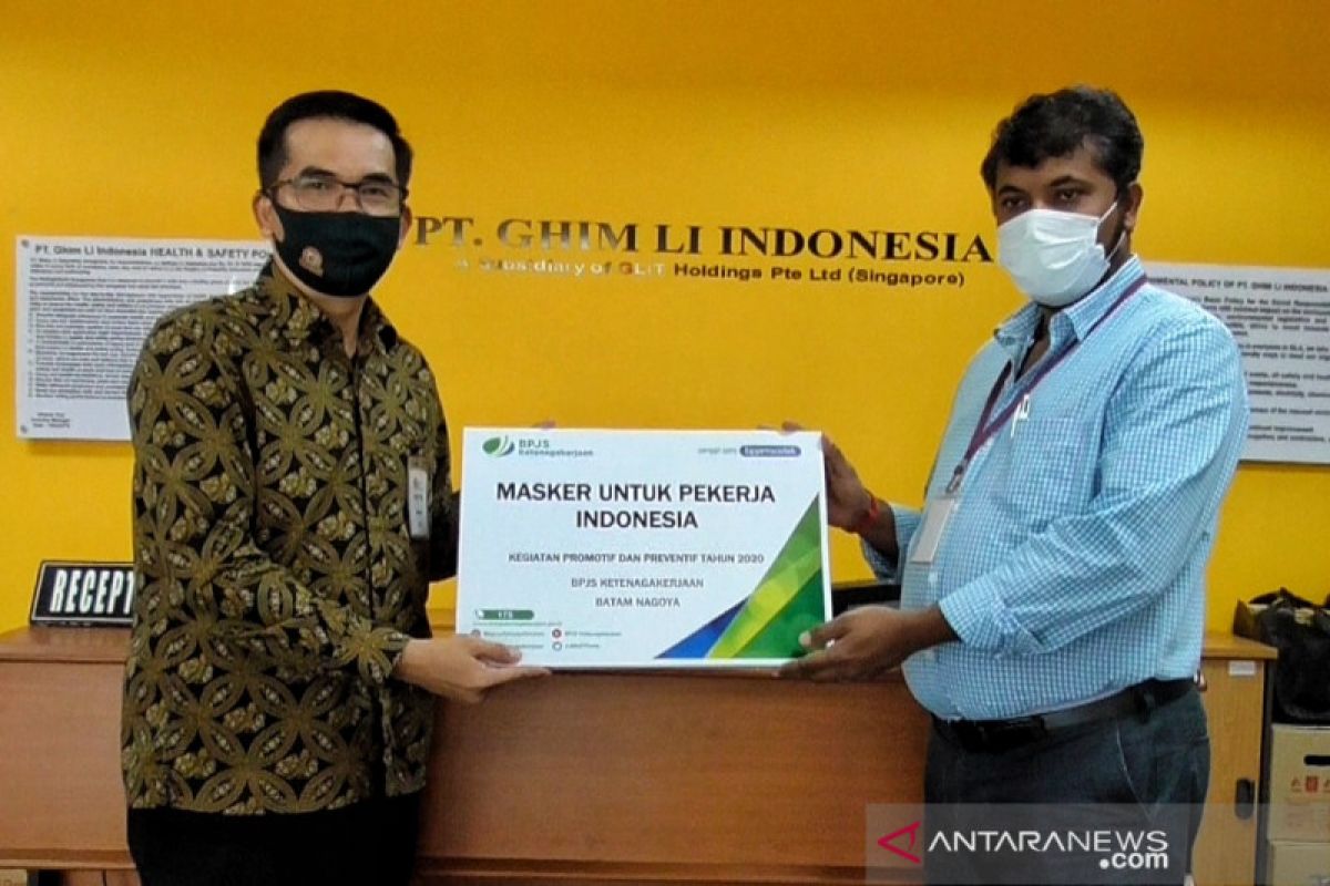 Pekerja di Batam dapat bantuan masker dan multivitamin