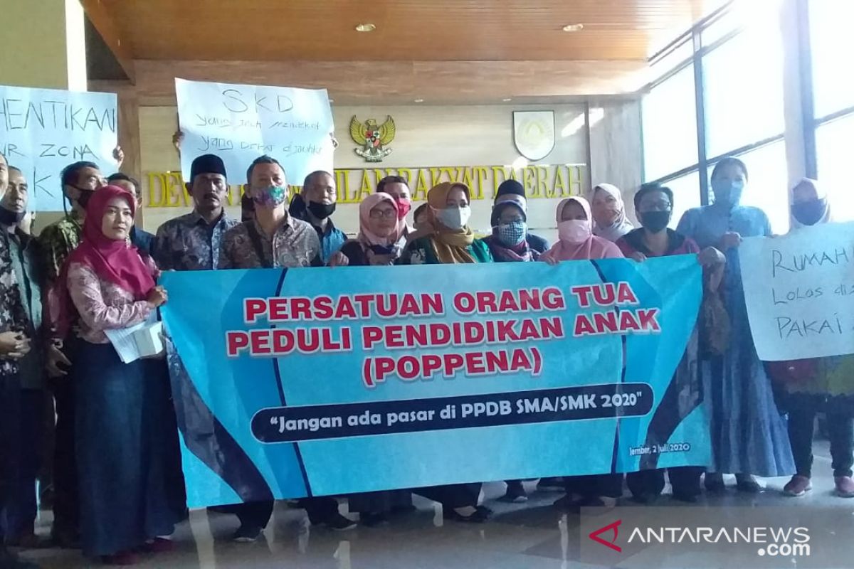 Ada dugaan manipulasi data PPDB, wali murid mengadu ke DPRD Jember