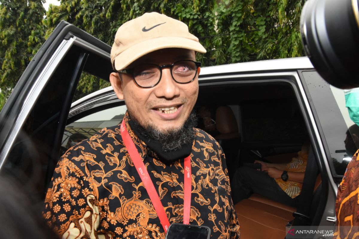 Novel Baswedan pins no hopes on "theatrical court" for verdict