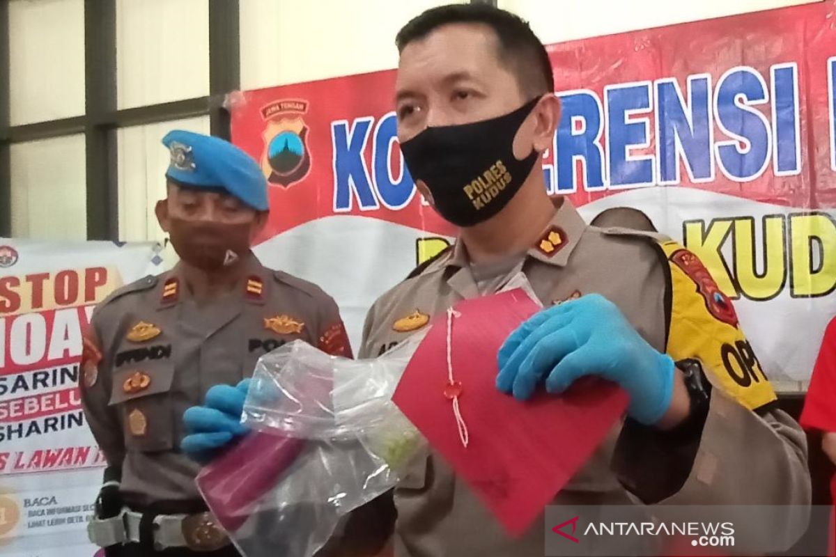 Polres Kudus tangkap biduan dangdut karena konsumsi obat terlarang