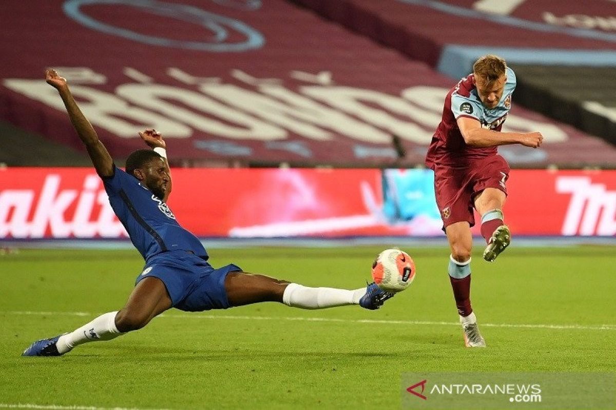 Pungkasi tren positif Chelsea, West Ham tambah jarak aman jauhi zona degradasi