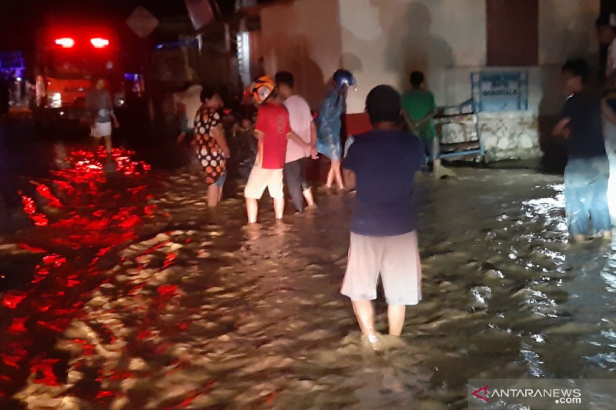 4.141 korban banjir padati 12 lokasi pengungsian di Kota Gorontalo