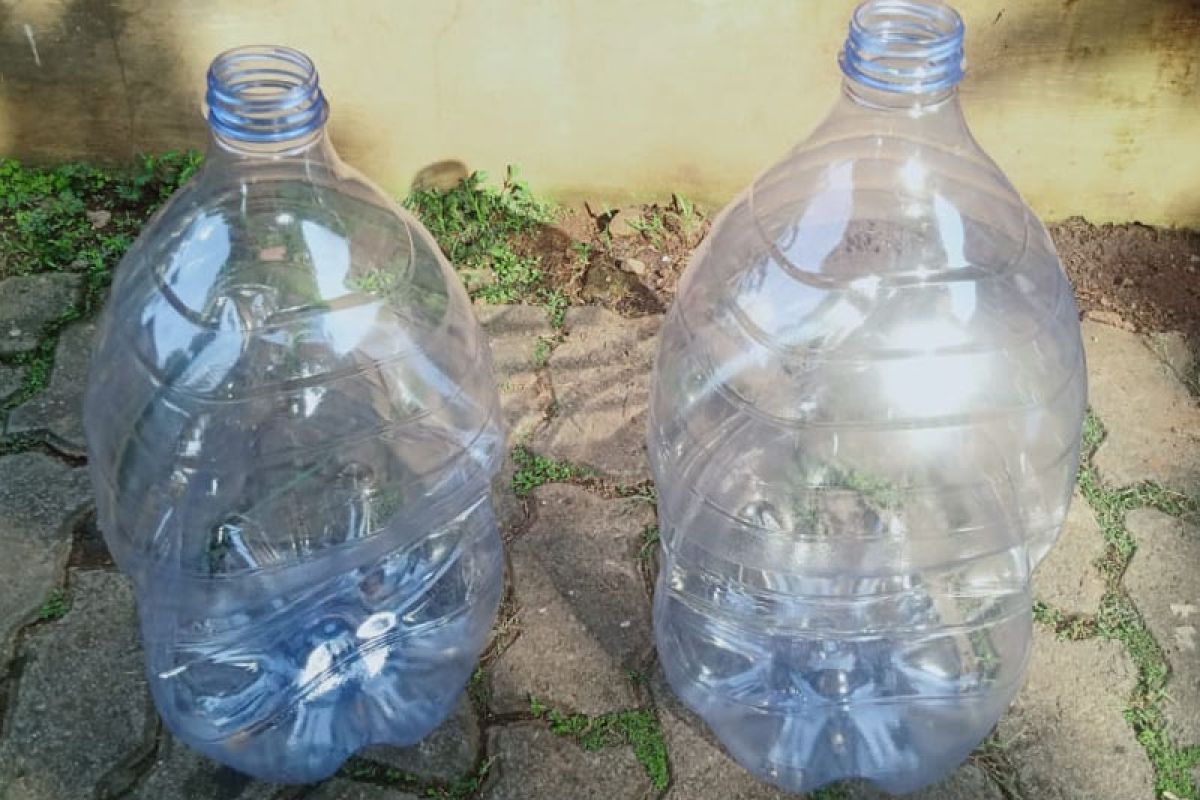 Environmental Activist: Disposable Gallon for Bottled Water Creates New Waste Problem in the Community