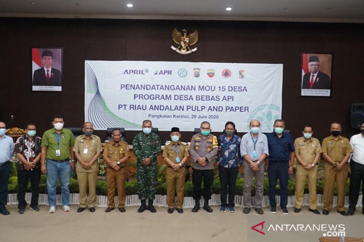 Sukses tekan karhutla di Pelalawan, 15 kades MoU Program Desa Bebas api